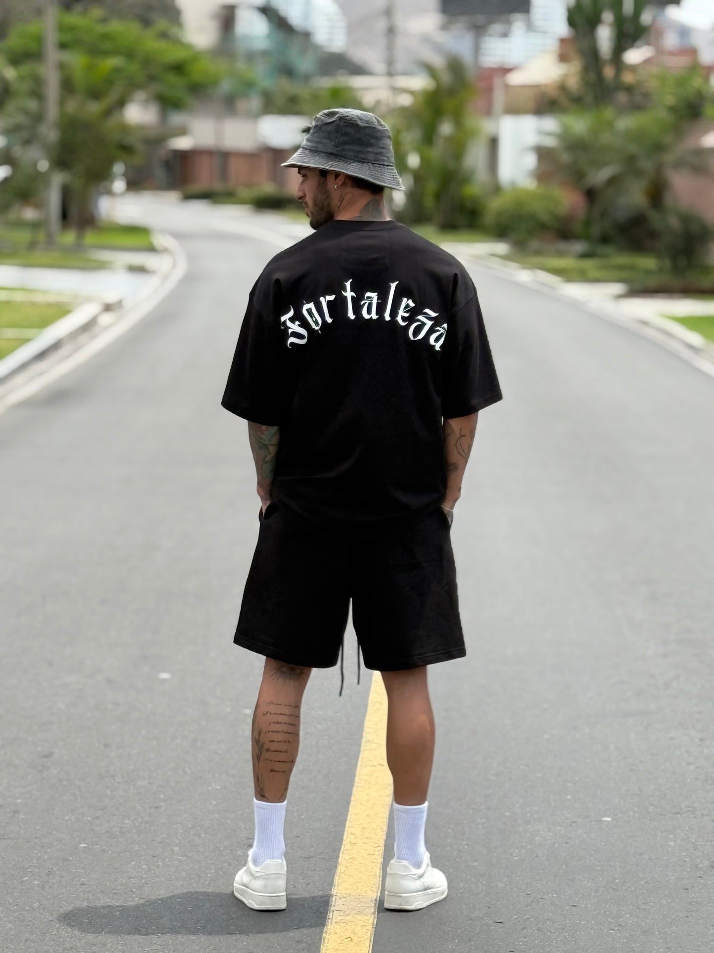 Polo oversize - Fortaleza negro